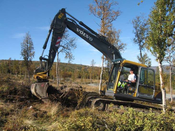 Gravemaskin på Kvamsfjellet